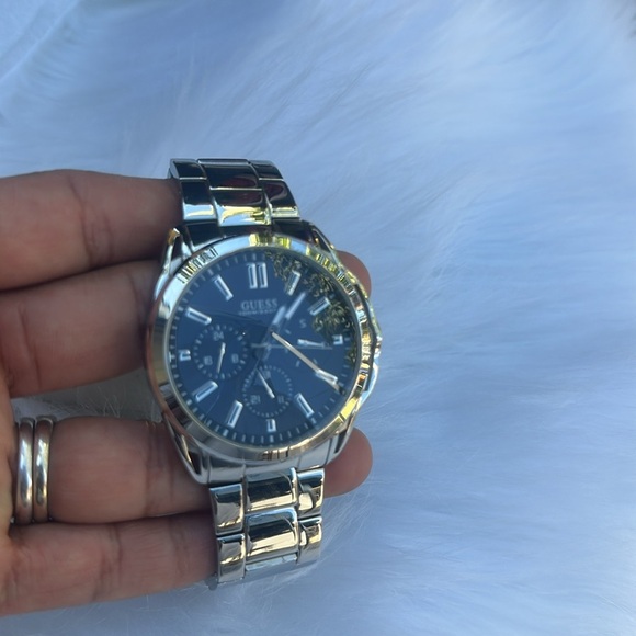 New Guess Silver-Tone Multi-function Men's Watch - Picture 8 of 10